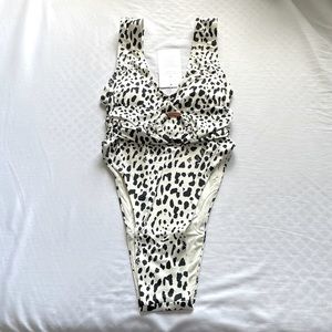 NWT Toluca swim Artemis midi one piece! 🤍